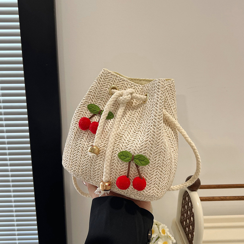 Torba za plažu od pletene slame, bucket bag, novi model 2025 za žene, elegantna i svestrana za nošenje u ruci