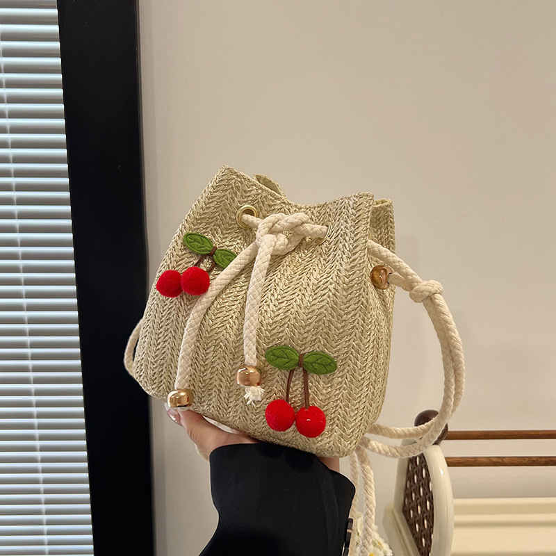 Torba za plažu od pletene slame, bucket bag, novi model 2025 za žene, elegantna i svestrana za nošenje u ruci