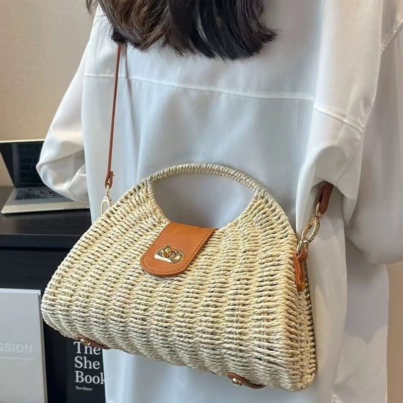 Crossbody torba od papira, pletena, horizontalno kvadratnog oblika, zaključavanje s kopčom, jednostruka naramenica