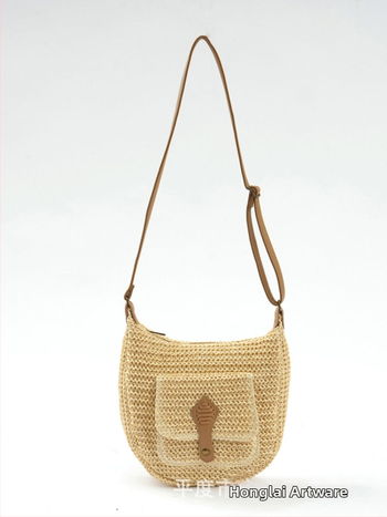 Taška zo slamy v mestskom minimalistickom štýle, horizontálny štvorcový tvar, zapínanie na zips, vnútorné vrecká: skrytý vrecko so zipsom a vrecko na mobilný telefón