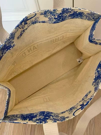 Unisex platnana messenger torba, vodoravnog kvadratnog oblika, unutarnji laminirani džep sa zatvaračem