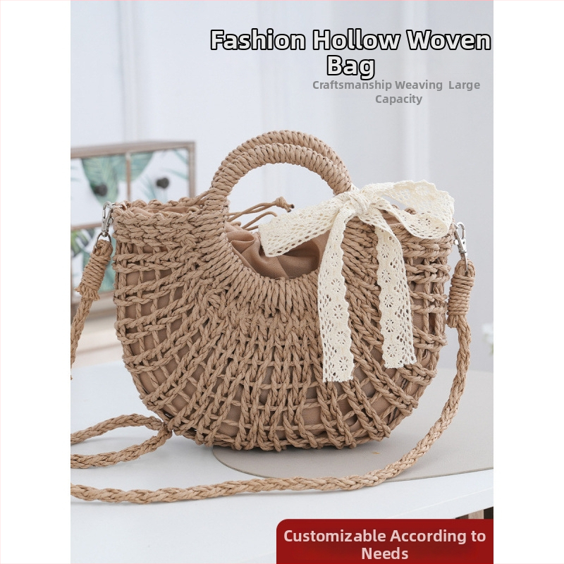 Tkaná taška cez rameno zo slamy, zapínanie na šnúrku, polyesterová podšívka, horizontálny štvorcový tvar, vnútorná kapsa na dokumenty