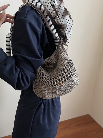 Ručne pletená taška na rameno — slama, vodorovný štvorcový tvar, zips, polyesterová podšívka
