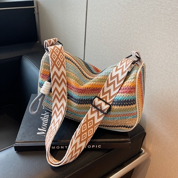 Ručne tkaná taška, mestský minimalistický štýl, zapínanie na zips, vodorovný štvorcový tvar, polyesterová podšívka, vnútorné vrecká na telefón a identifikačnú kartu