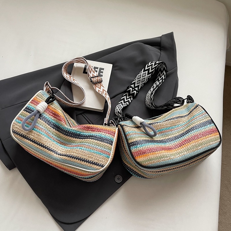 Ručne tkaná taška, mestský minimalistický štýl, zapínanie na zips, vodorovný štvorcový tvar, polyesterová podšívka, vnútorné vrecká na telefón a identifikačnú kartu