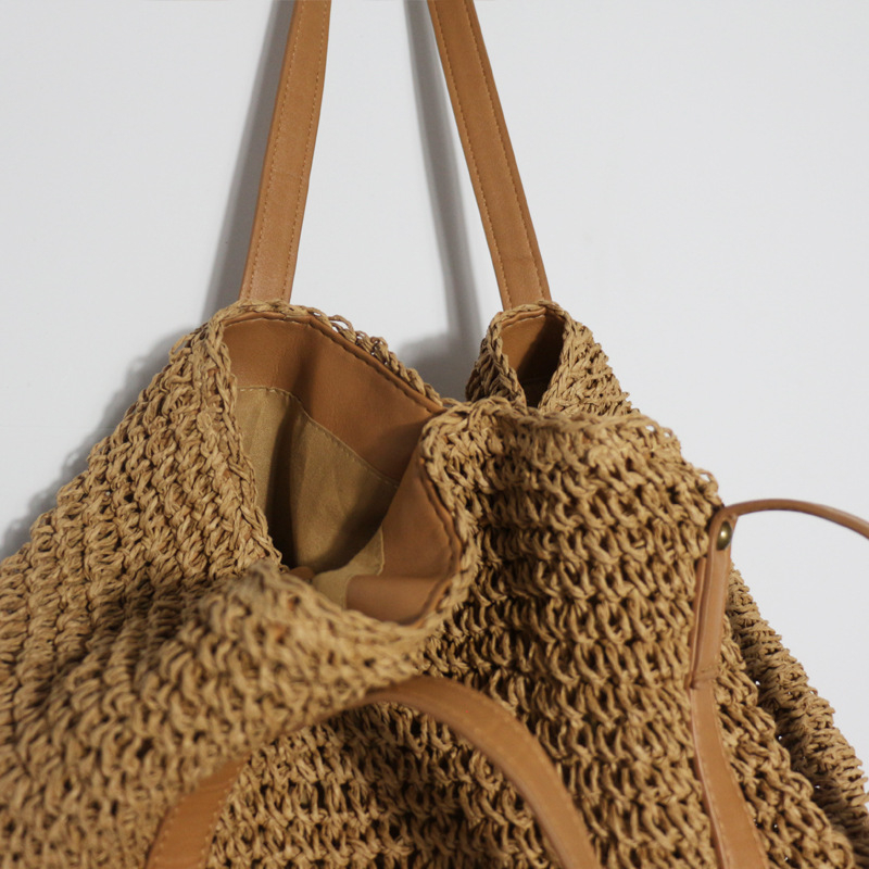 Yiyou bucket torba, street trend stil, materijal papir, magnetska kopča, podstava Peach skin Velvet