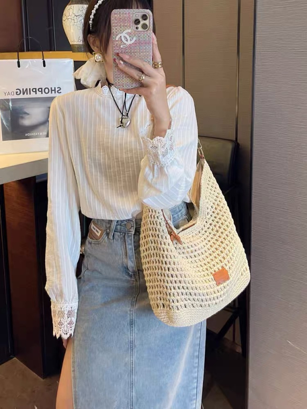 Geantă tote din paie, formă orizontală pătrată, închidere magnetică, buzunar interior laminat cu fermoar, căptușeală poliester