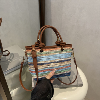 Slamená tkaná taška, bucket bag, horizontálny obdĺžnikový tvar, zips, polyesterová podšívka