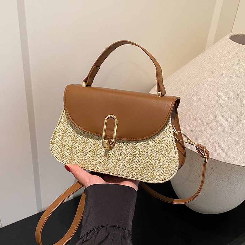 Pletena crossbody torba, PU materijal, vodoravni kvadratni oblik, zatvaranje preklopom, džep za mobitel