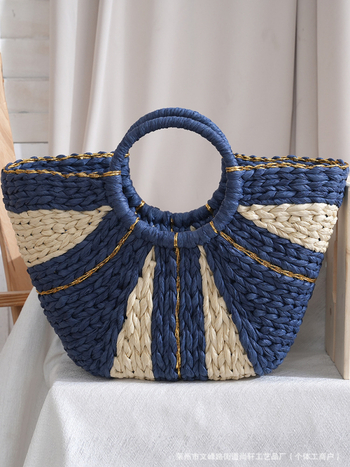 Szalmából készült tote táska, nagy kapacitású, nyitott felső rész, vízszintes négyzet alakú, belső zseb telefonhoz