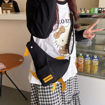 Crossbody taška, bežný textilný materiál, vertikálne štvorcová silueta, zips zapínanie, vnútorná kapsa na telefón, jarné vydanie 2025