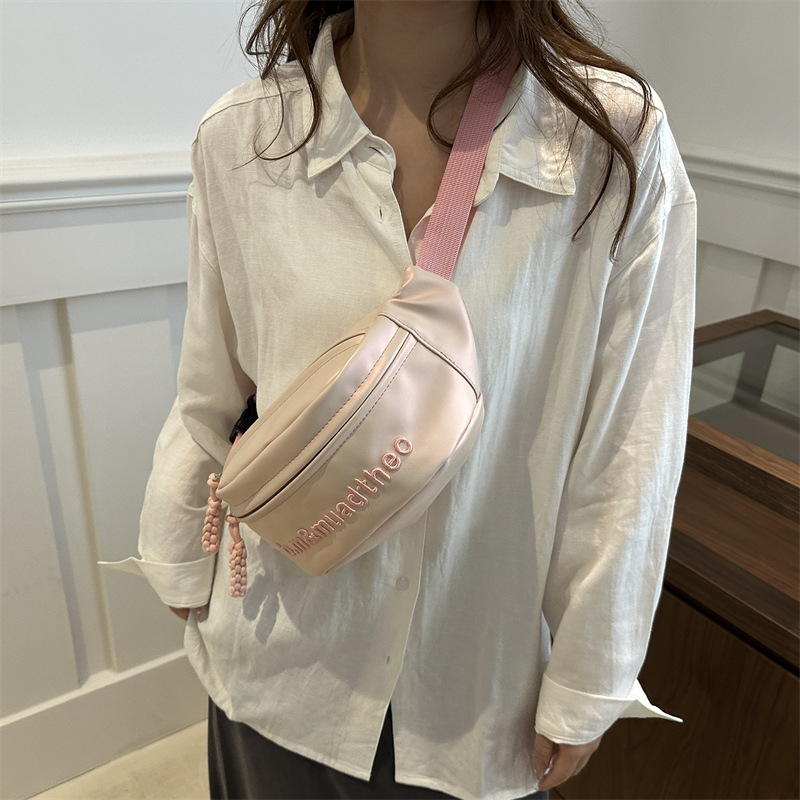 PU crossbody taška s uzáverom na zips, polyesterová podšívka a vrecko na telefón