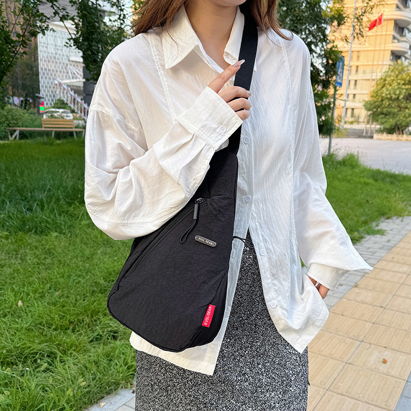 Τσάντα στήθους με αστικό μινιμαλισμό, νάιλον, Άνοιξη 2025, φερμουάρ, λαμιναρισμένο εσωτερικό θήκη