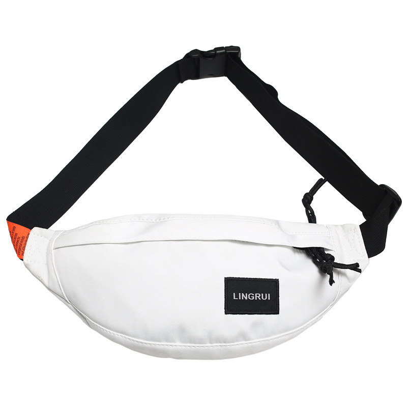 Γυναικεία τσάντα crossbody από νάιλον, σε street style, με φερμουάρ, εσωτερικό τσεπάκι με φερμουάρ και τσέπη τύπου patch