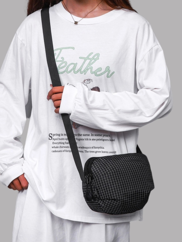 Geantă de umăr crossbody din nylon, lansare toamna 2025, închidere cu fermoar, buzunar intern pentru telefon