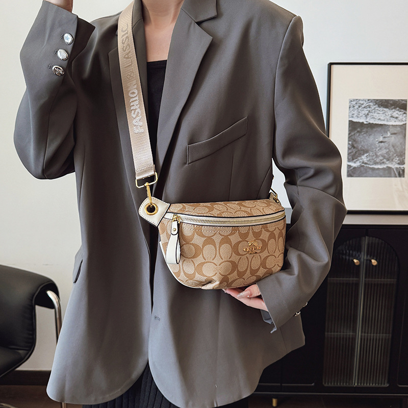 Γυναικεία PU τσάντα crossbody με κλείσιμο με φερμουάρ, μαλακή γραμμή, εσωτερική τσέπη με φερμουάρ, επένδυση πολυεστέρα — Άνοιξη 2025