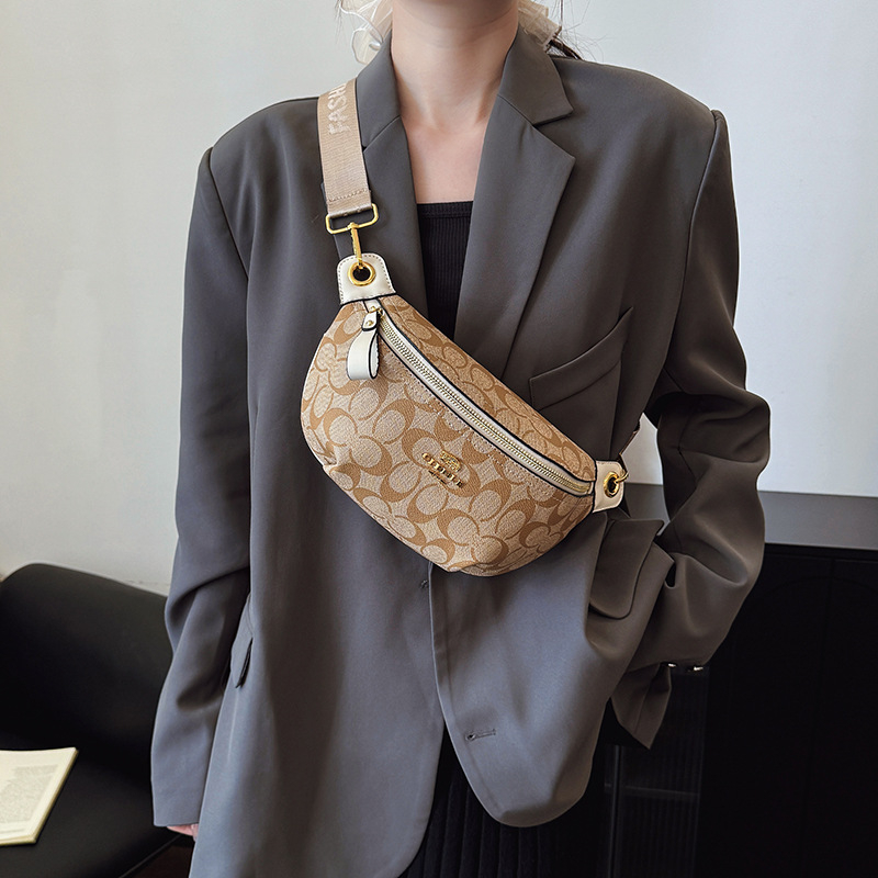 Γυναικεία PU τσάντα crossbody με κλείσιμο με φερμουάρ, μαλακή γραμμή, εσωτερική τσέπη με φερμουάρ, επένδυση πολυεστέρα — Άνοιξη 2025