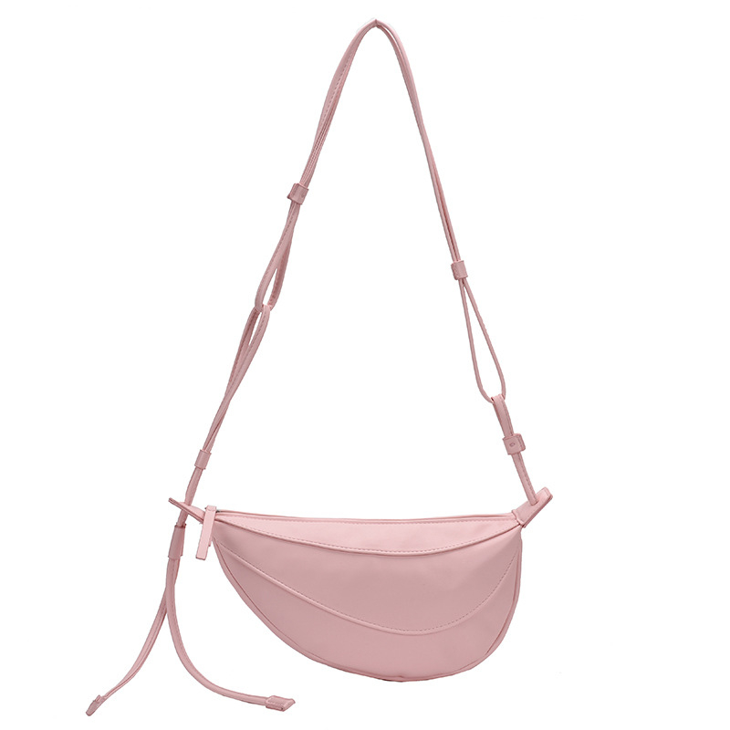 Taška typu dumpling – mestský štýl, PU materiál, tvar dumpling, otvorenie na zips, mäkká