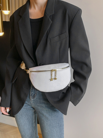 Ženska crossbody torbica s reljefnim cvjetnim uzorkom, PU materijal, jesen 2024, zatvarač, unutarnja podstava s pretincom za ID karticu, mekana konstrukcija