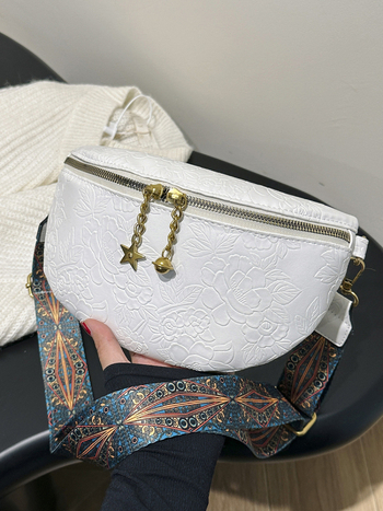 Ženska crossbody torbica s reljefnim cvjetnim uzorkom, PU materijal, jesen 2024, zatvarač, unutarnja podstava s pretincom za ID karticu, mekana konstrukcija