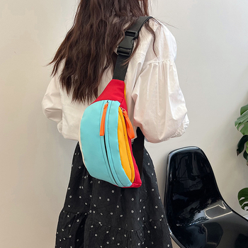 Harajuku sportska torbica za prsa, velika kapaciteta, crossbody; vanjski materijal najlon, podstava poliester, otvaranje zatvarač, džep za mobitel, tvrdoća srednje mekana, pogodna za rekreacijska putovanja