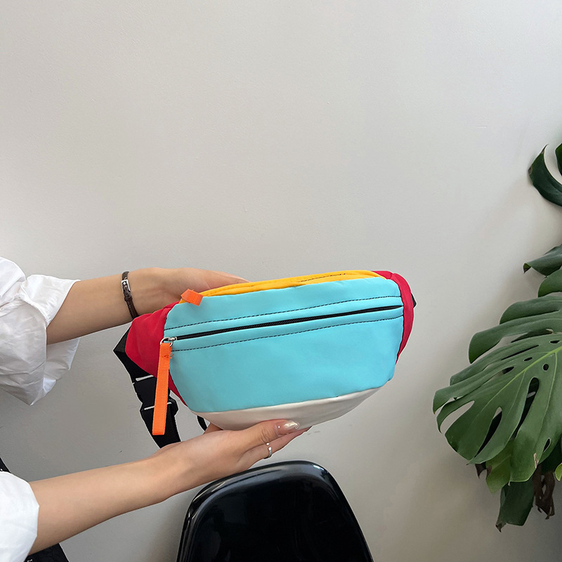 Harajuku sportska torbica za prsa, velika kapaciteta, crossbody; vanjski materijal najlon, podstava poliester, otvaranje zatvarač, džep za mobitel, tvrdoća srednje mekana, pogodna za rekreacijska putovanja