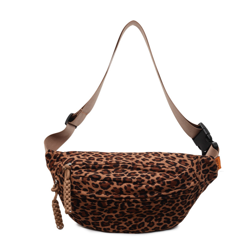 Kožna crossbody torba (poliesterska podstava, zatvarač, unutarnji džep za telefon, vanjski otvoreni džep)