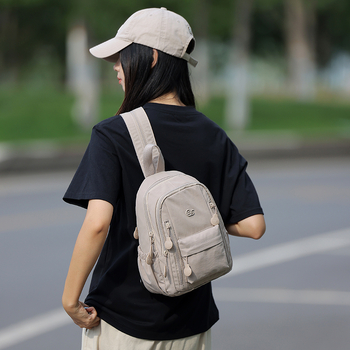 Ženska višefunkcionalna torbica za prsa (nylon, proljeće 2025, zatvarač, laminirana džep sa zatvaračem, unutarnji patch džep)