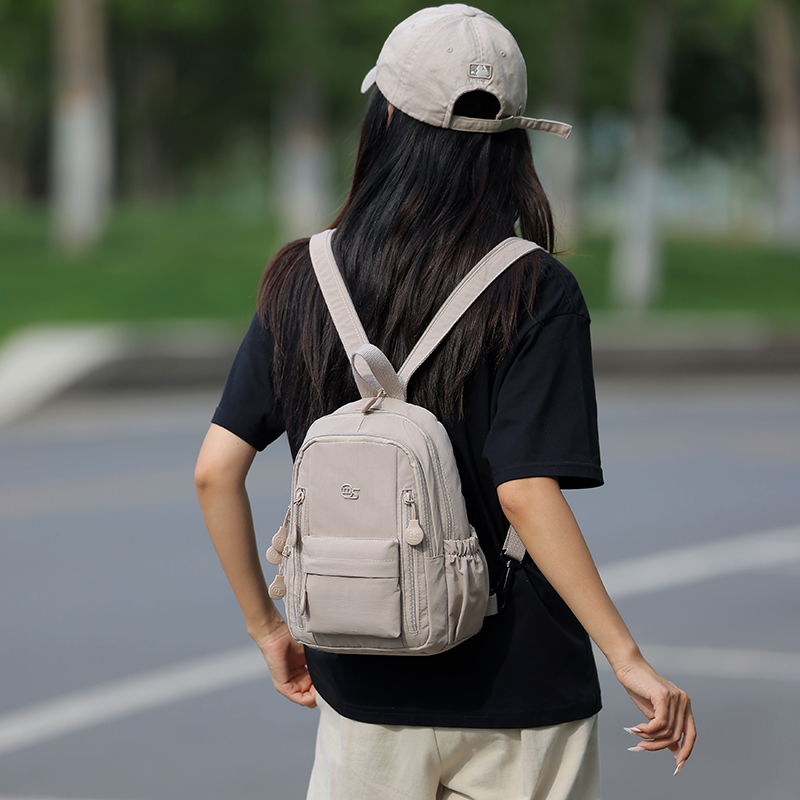 Ženska višefunkcionalna torbica za prsa (nylon, proljeće 2025, zatvarač, laminirana džep sa zatvaračem, unutarnji patch džep)