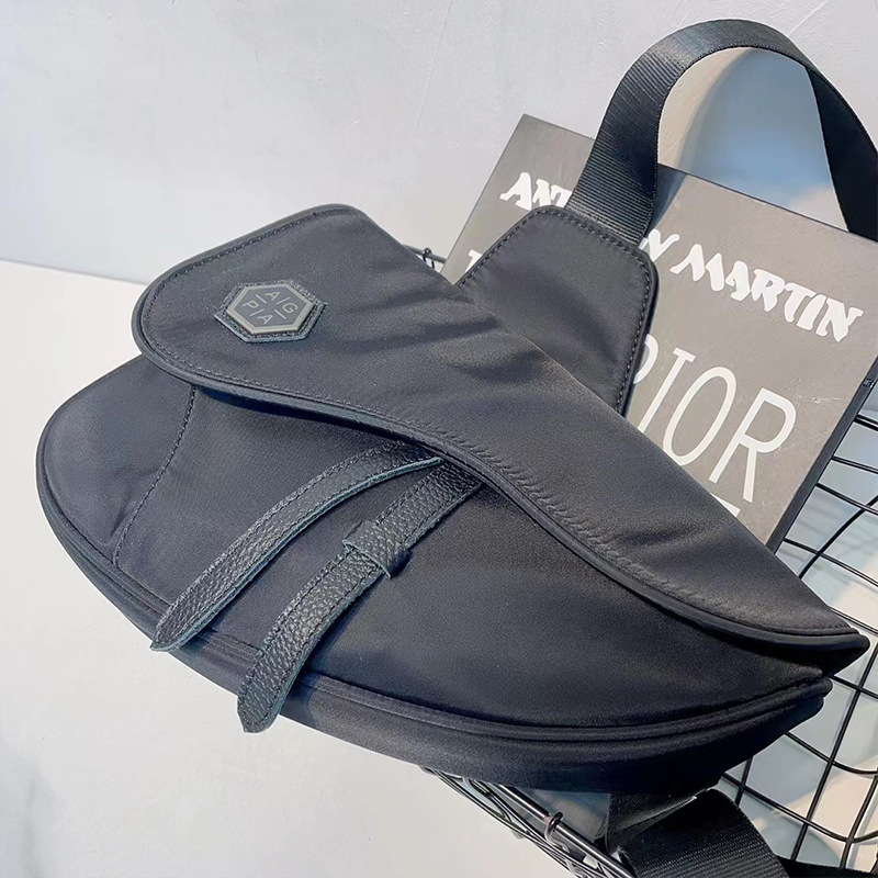 Casual ženska crossbody torba od Oxford platna, magnetsko zatvaranje, unutarnji džep sa zatvaračem, džep za mobitel, s unutarnjim slojem