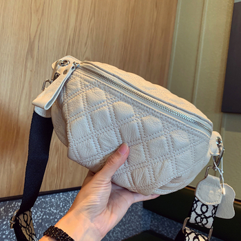 Kožna crossbody torba s patentnim zatvaračem, poliester podstava, unutarnji džep sa zipom, džep za telefon i slot za ID karticu