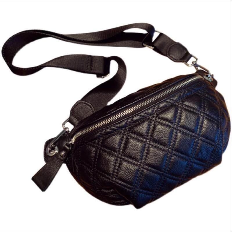 Kožna crossbody torba s patentnim zatvaračem, poliester podstava, unutarnji džep sa zipom, džep za telefon i slot za ID karticu