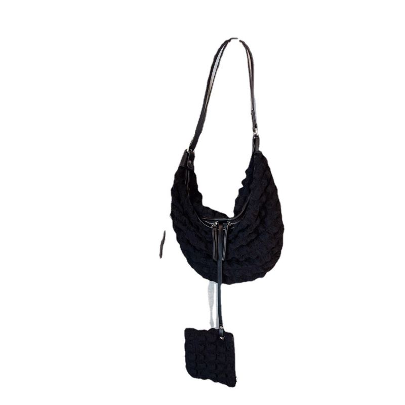 Dumpling crossbody torba od najlona, podstava od poliestera, zatvaranje na zip, unutarnji džep za telefon i džep sa zipom, Eight girls brend, pogodna za slobodno vrijeme i putovanja