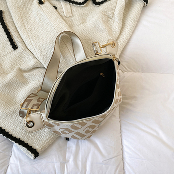 Mala crossbody torbica od PU-a, oblik školjke, zatvarač, podstava od poliestera, pogodna za slobodno vrijeme