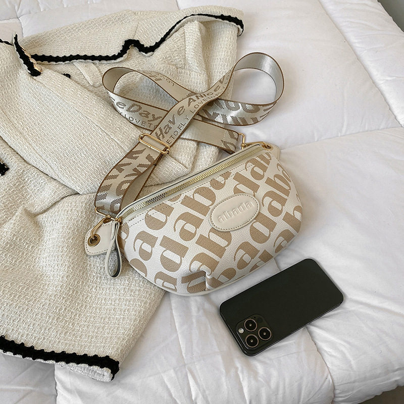 Mala crossbody torbica od PU-a, oblik školjke, zatvarač, podstava od poliestera, pogodna za slobodno vrijeme