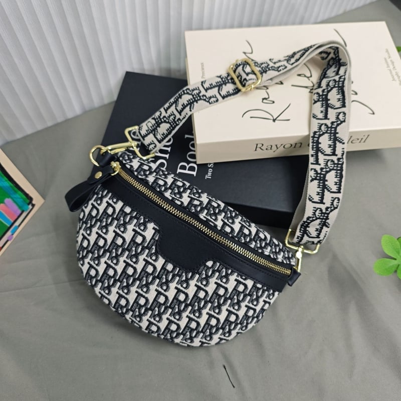 Уличен стил PU чанта за през рамо с бродерия, триизмерен дизайн, закриване с цип, вътрешен джоб за документи