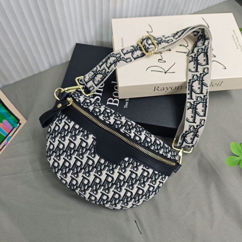 Уличен стил PU чанта за през рамо с бродерия, триизмерен дизайн, закриване с цип, вътрешен джоб за документи