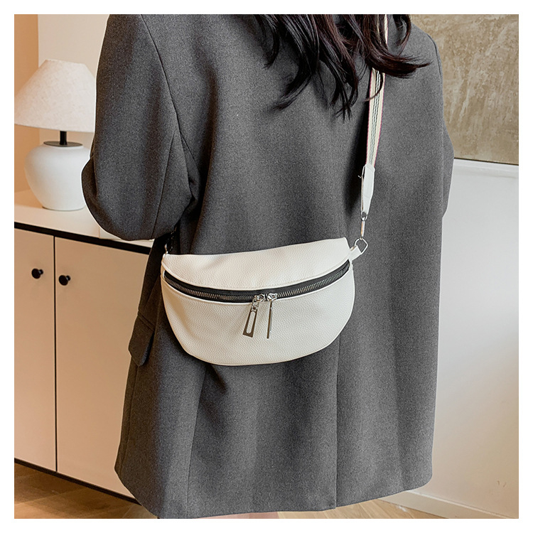 Ženska crossbody torbica — urbana jednostavnost dizajna, PU materijal, oblik jastuka, zatvaranje zatvaračem, poliester podstava