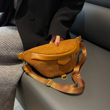 Velur crossbody torba sa zatvaračem, džep za telefon, podstava od sintetičke kože, unutarnja džep