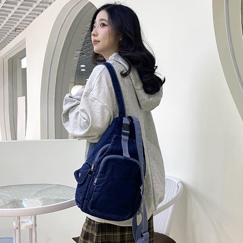 Denim crossbody torba tip košara s zatvaračem, džepom za telefon i poliesterom