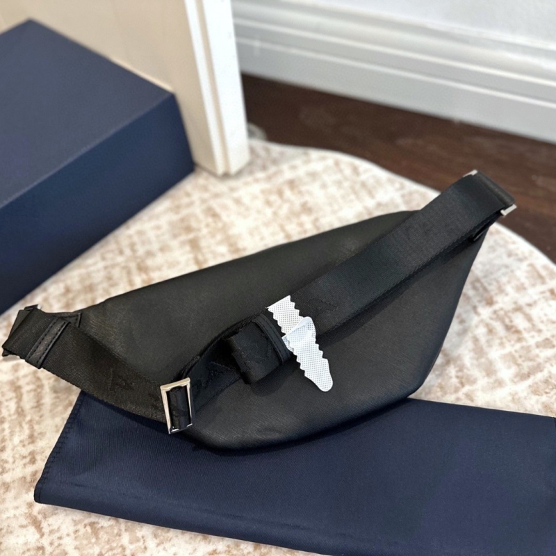 Unisex torbica za prsnu s crossbody dizajnom, najlon materijal, podstava od platna, zatvarač, skriveni džep sa zatvaračem, trodimenzionalan vanjski dizajn