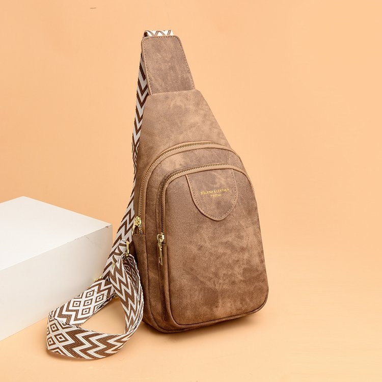 Crossbody torba — PU, meka tekstura, zip zatvarač, ID pretinac, poliesterska podstava