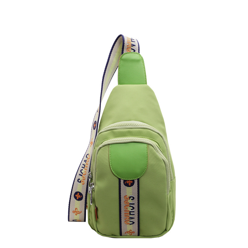 Ženska nylon crossbody torba, gradski stil, zatvaranje na zip, unutarnja zip pretinac i džep za ID – proljeće 2025