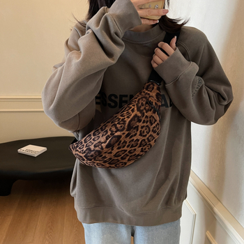 Чанта от велур през рамо — уличен стил, есен 2024, цип, вътрешен джоб с цип