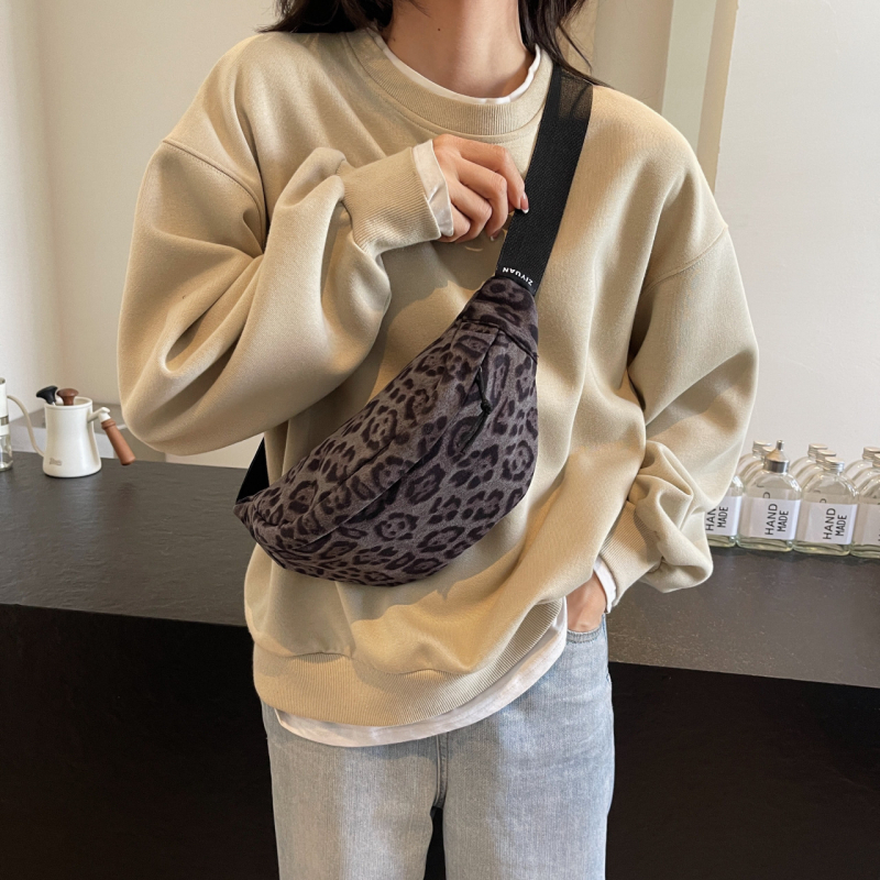 Чанта от велур през рамо — уличен стил, есен 2024, цип, вътрешен джоб с цип