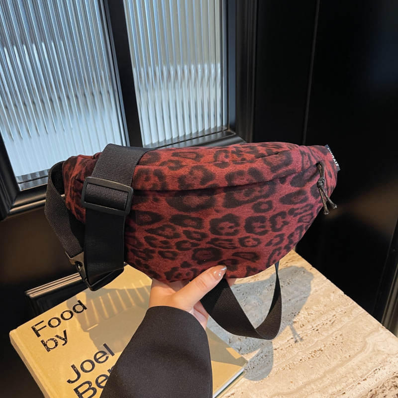 Чанта от велур през рамо — уличен стил, есен 2024, цип, вътрешен джоб с цип