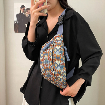 Crossbody torba, urbanistički jednostavan stil, platno, proljeće 2025, zatvarač, džep za ID