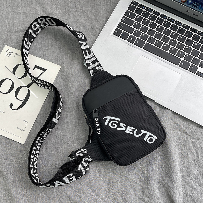 Crossbody torba s jednim remenom, najlon materijal, zatvaranje na zip, vanjska torba tipa Digging bags, pogodna za slobodno vrijeme putovanja
