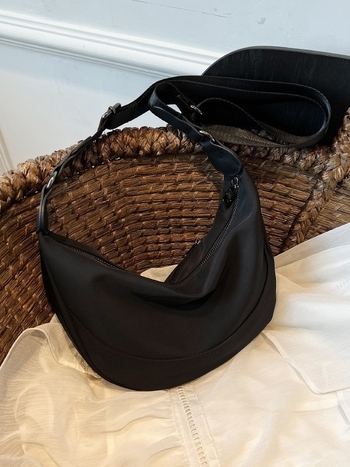 Dumpling torba od Oxford platna, gradski stil jednostavnosti, sa zatvaračem i podstavom od poliestera