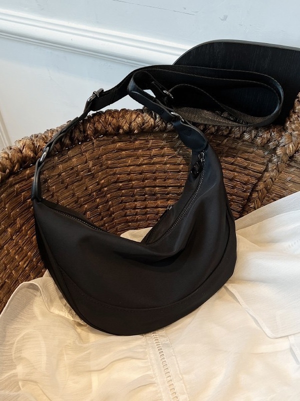 Dumpling torba od Oxford platna, gradski stil jednostavnosti, sa zatvaračem i podstavom od poliestera